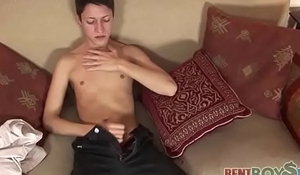 Whoring lad gives head after a wank job