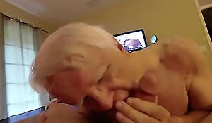 Verbal top praises this old grandpa for his oral skills during a blowjob