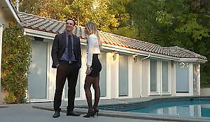 Real estate agent natalia starr wants to sell a house