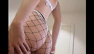 Shaking big ass in fishnets - 3 speeds whats your favorite